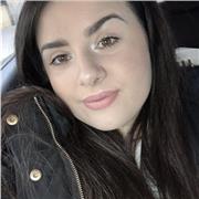 Tengo estudios de sanidad y hostelería y turismo. Puedo dar clases de ingles y naturales en un nivel básico a niños o adultos.